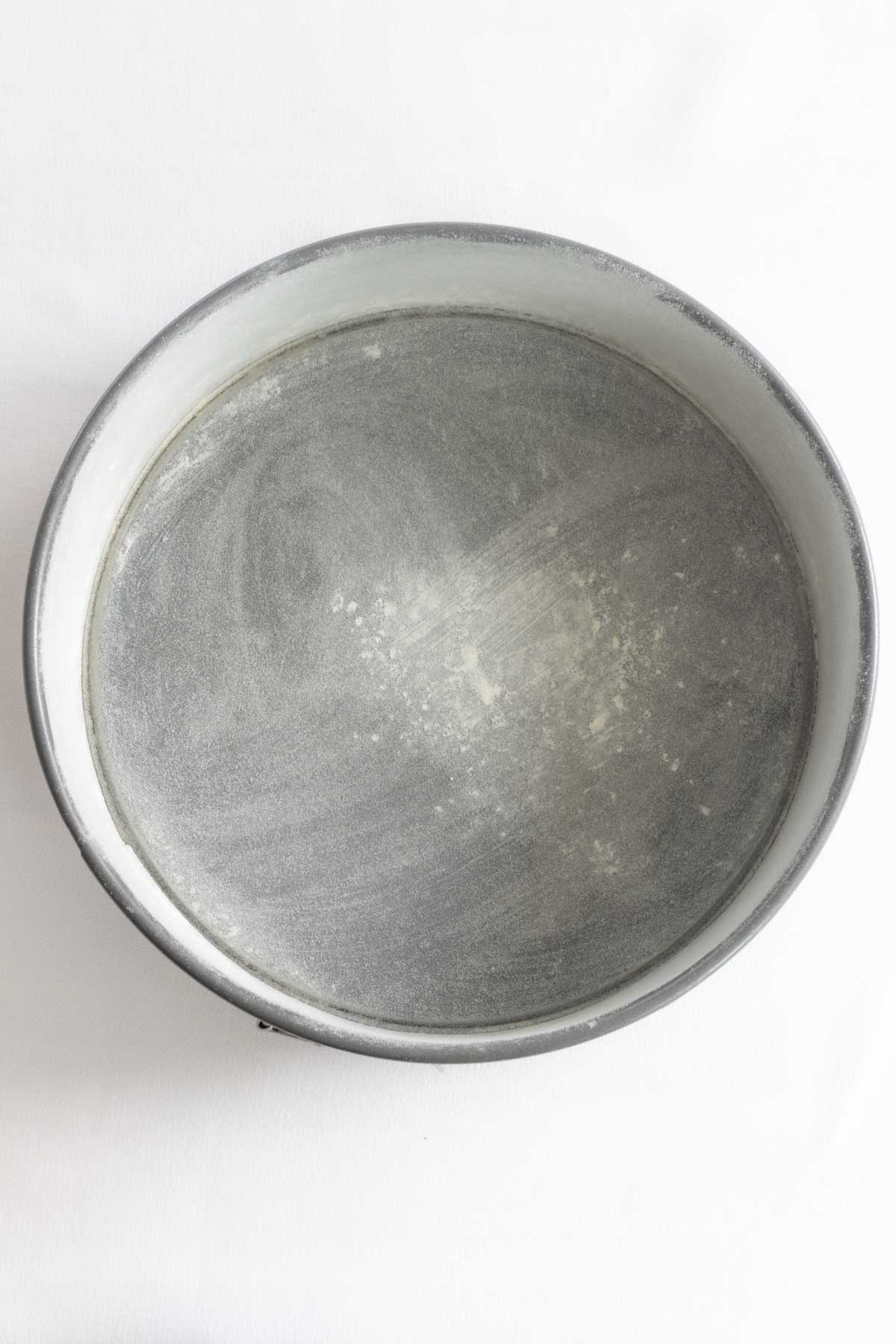 Greased and floured mold for baking Pan de Elote.