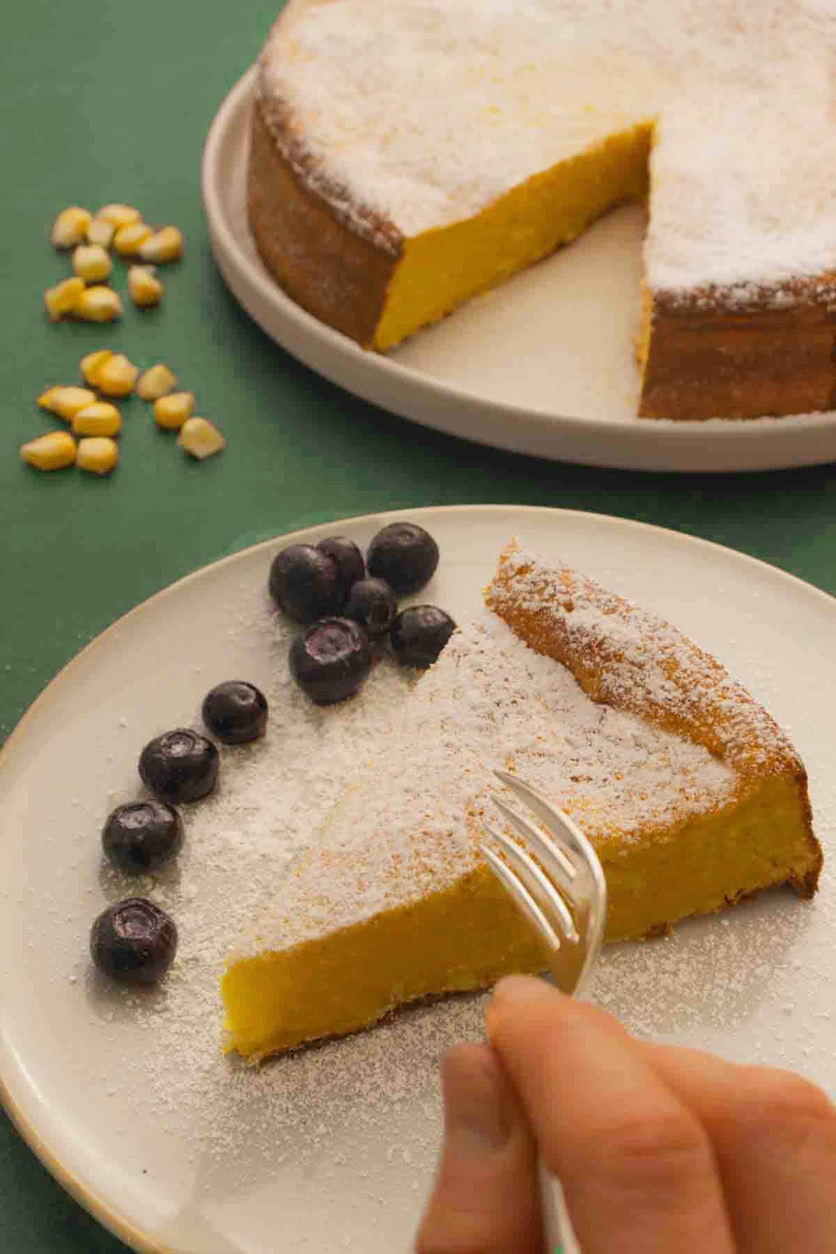 Final presentation of Mexican sweet corn cake (Pan de Elote).