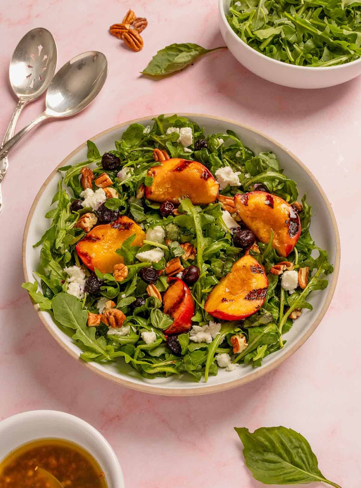 Salad with Grilled Peaches Featured Image