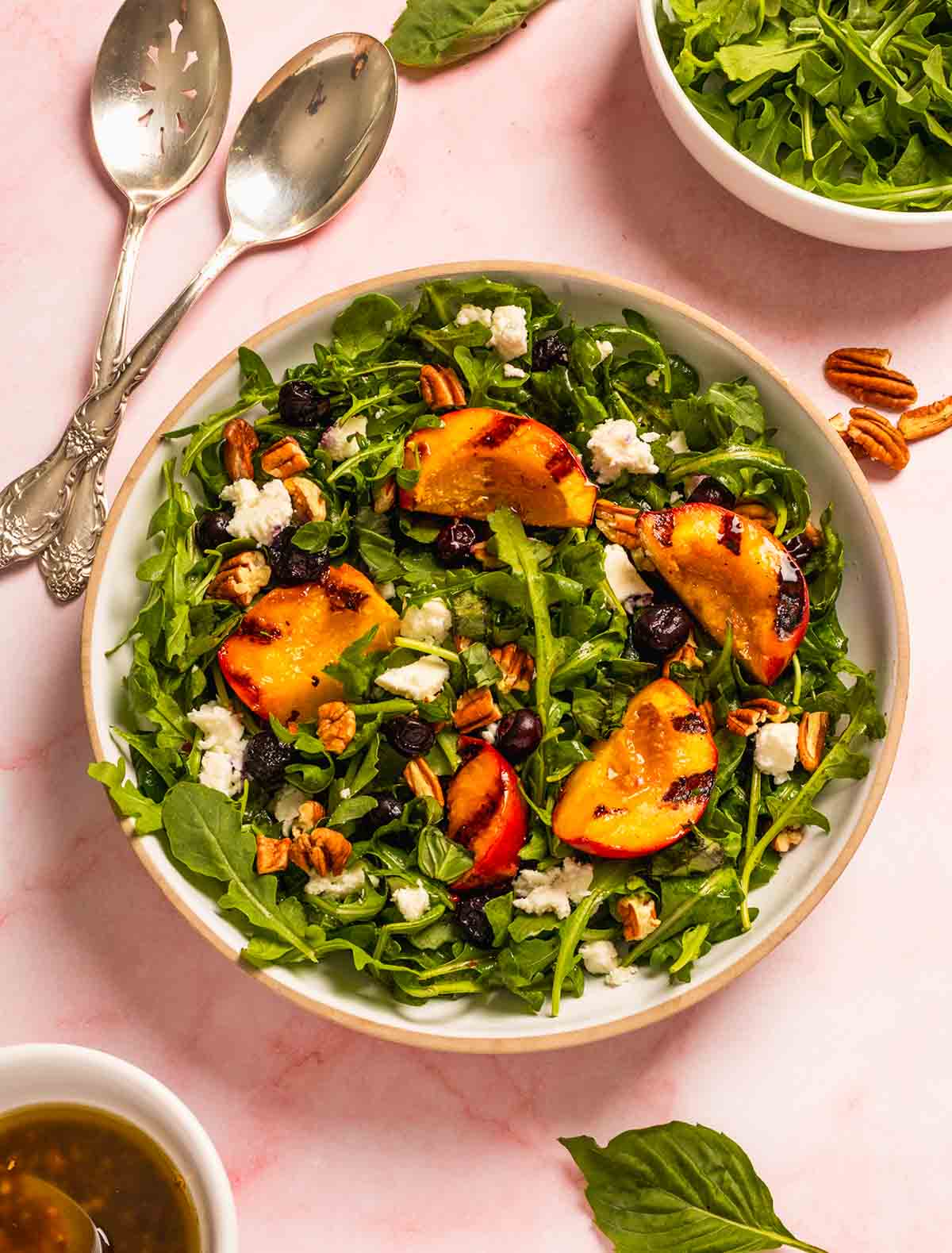 Salad with Grilled Peaches Featured Image